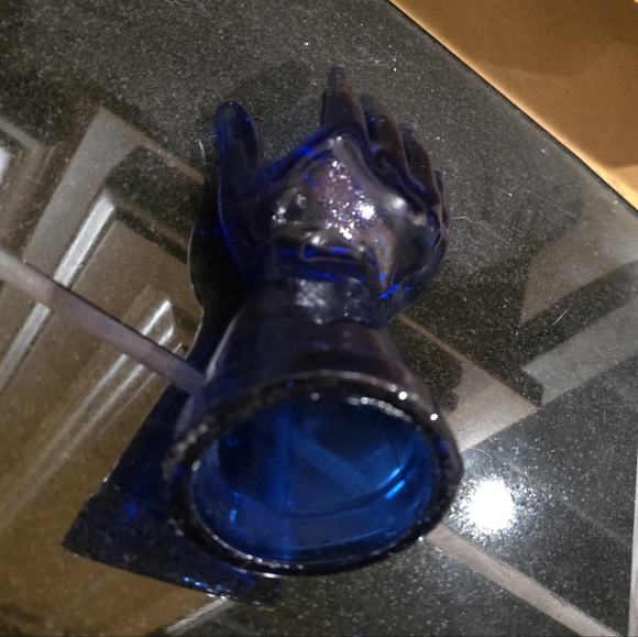 Vintage Cobalt Blue Glass Hand Jewelry Ring Holder. Small bubble back of pointer - Picture 8 of 9